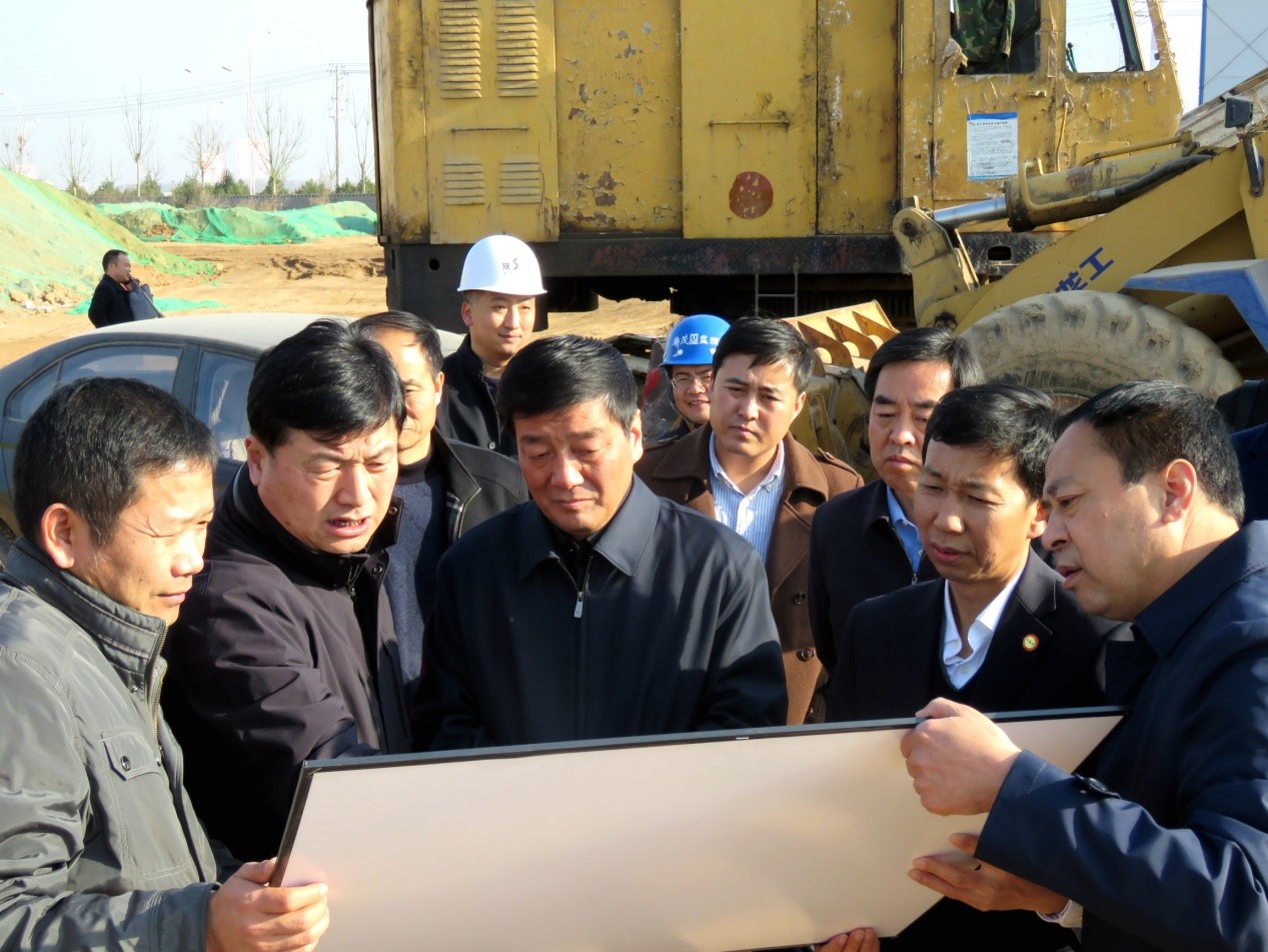 銅川市市長楊長亞一行蒞臨陜建（銅川）新型材料工業(yè)園檢查指導(dǎo)工作